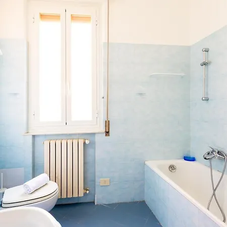 Апартаменты Santa Margherita Center - Steps From The Sea - Ac